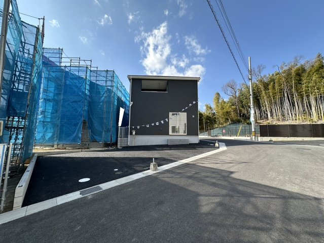 閑静な住宅街に大型分譲☆並列駐車２台ＯＫの４ＬＤＫ☆クレイドルガーデン八幡市八幡福禄谷第1の駐車場|駐車場