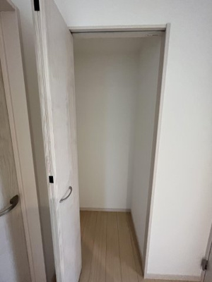 【収納】 | CORRETTO NOB博多駅南(コレット ノブ) | 別号室の写真になります。現況優先。