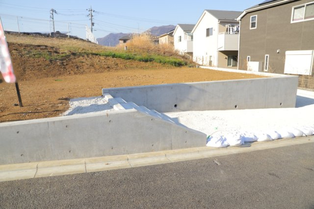 【外観】 | 物件の詳細については、現地を見てわかること以外に、役所や法務局などで調べないとわからないことがあります。そのため、現地に行く場合は、もしこの物件を買ったらどのような生活ができるかをイメージしましょう。
