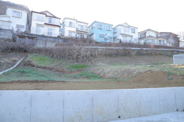 【外観】 | 土地の面積＝住宅面積ではありません。建ぺい率の問題などで、土地のある場所によって住宅を建てられる面積は限られています。高さもしかり、「土地」という言葉の中には、建築条件も含まれると考えておきましょう。
