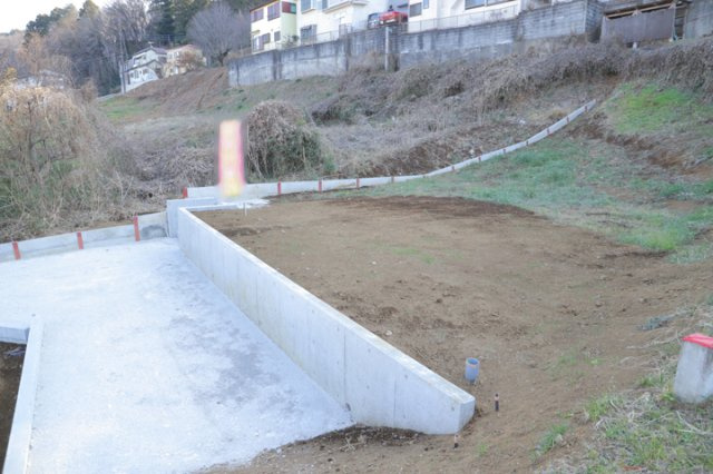 【外観】 | 土地購入を検討されている場合、境界杭がない状態で購入してしまうと境界確定測量をする必要があり、費用がかかります。購入の前に、売主、隣土地所有者立ち合いのもと境界を確定し境界杭を設置するのがベストです。