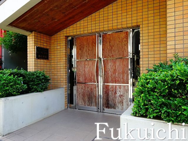 レ・ベント柿の木坂の外観