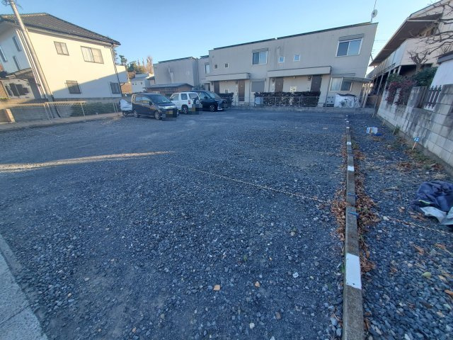 メゾンランジュの駐車場|目の前に専用の月極駐車場があります