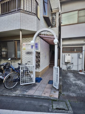 【エントランス】 | ロイヤル桑原