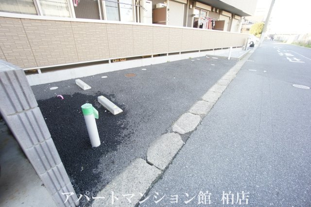 コンフォルトの駐車場