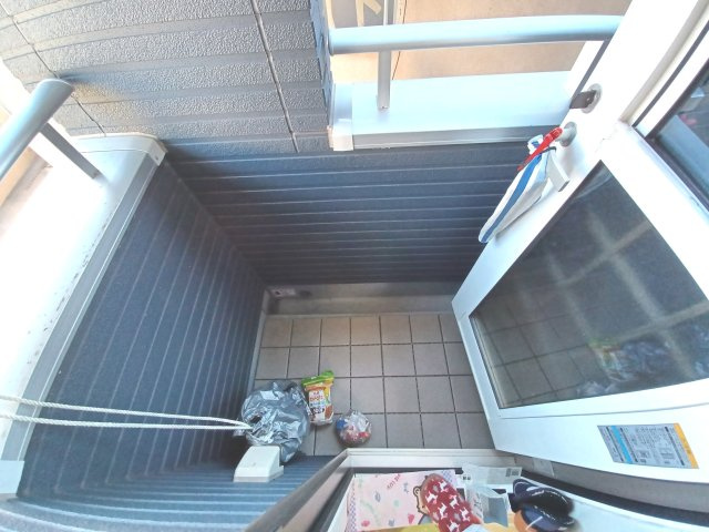 比企郡川島町大字中山 中古戸建のバルコニー|2階北側バルコニー
キッチン横にゴミなどを出しておける小さいバルコニー付