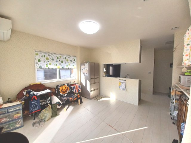 比企郡川島町大字中山 中古戸建の居間・リビング|2階ＬＤＫ
ゆったりとした13.4帖のリビングです