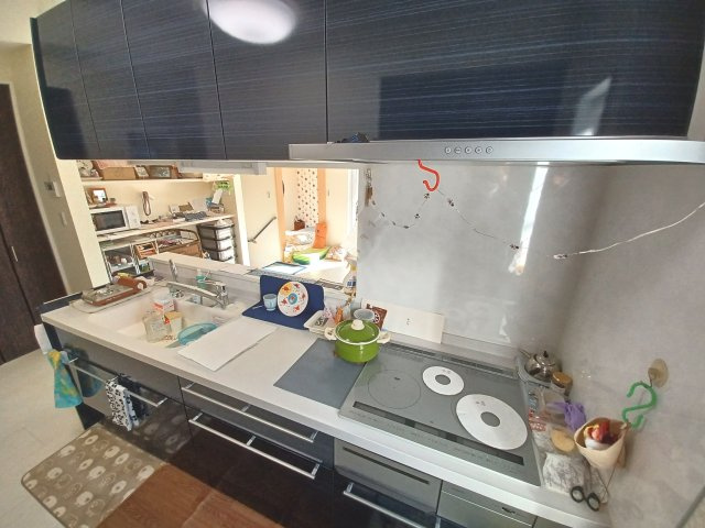 比企郡川島町大字中山 中古戸建のキッチン|2階キッチン
収納力豊富なキッチンです