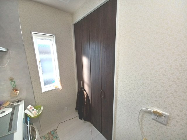 比企郡川島町大字中山 中古戸建の収納|2階キッチン
収納力豊富なキッチンです