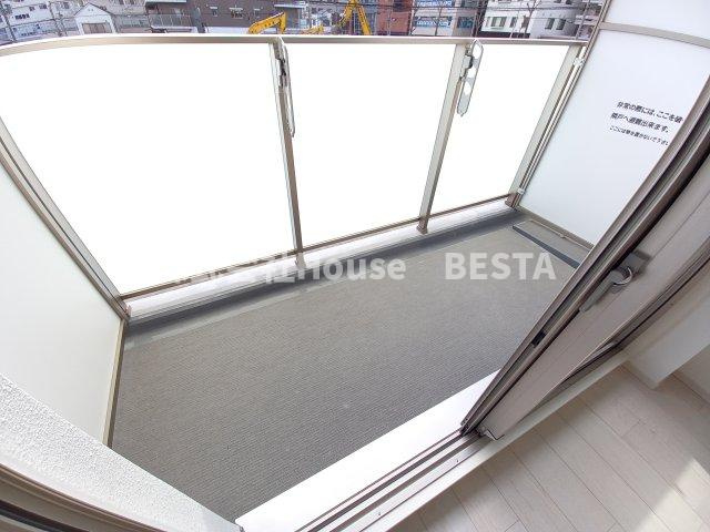 LIVIAZ KOBE LaMerのバルコニー