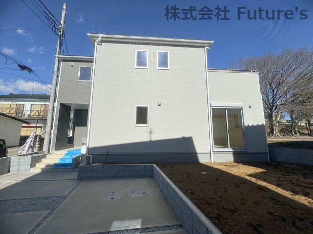 松伏町大字築比地　新築戸建　全1棟の外観|閑静な住宅街に佇む邸宅です