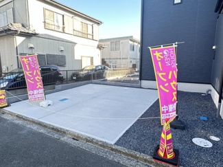 【駐車場】 | 3LDK。全居室6帖以上のゆったりとした間取り。
ウォークインクローゼットを各お部屋に完備！シューズインクローゼットもあります。
収納豊富で暮らし心地を重視しました。
南向きバルコニーで日当たり良好♪