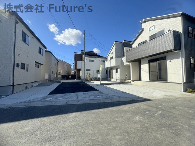北葛飾郡松伏町松伏　新築戸建　5号棟の前面道路含む現地写真|前面道路含む現地写真になります。