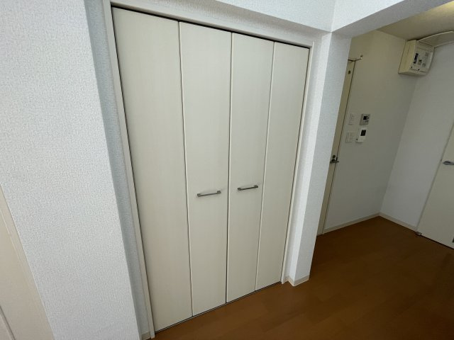 ロゼックⅡ南大高の収納|別部屋同一間取りのお写真となります。