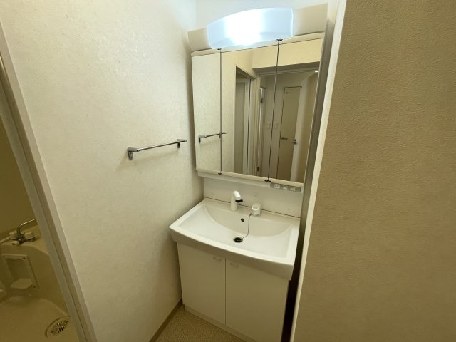 ロゼックⅡ南大高の洗面所|別部屋同一間取りのお写真となります。