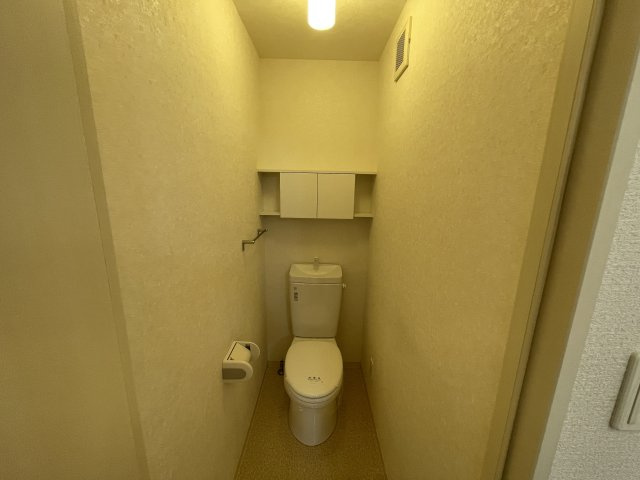 ロゼックⅡ南大高のトイレ|別部屋同一間取りのお写真となります。