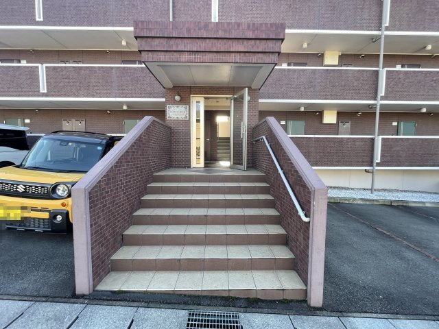 ロゼックⅡ南大高のエントランス