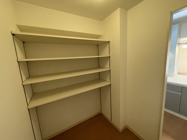 ロゼックⅡ南大高の収納|別部屋同一間取りのお写真となります。