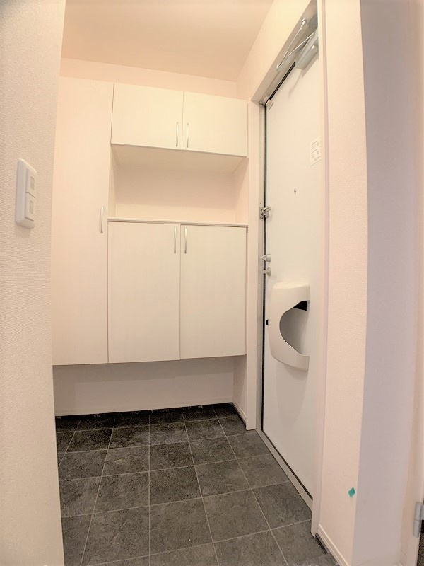 West New Leaf（ウエストニューリーフ）の玄関