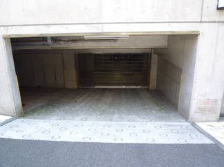 ★敷地内駐車場★（空き状況・使用料等詳細はご確認下さい）