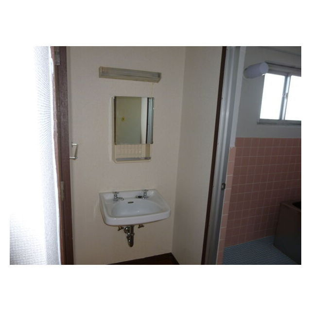 岐阜市茜部菱野１丁目のアパートの洗面所