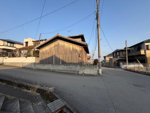 和歌山市直川中古戸建の前面道路含む現地写真