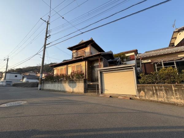 和歌山市直川中古戸建の前面道路含む現地写真