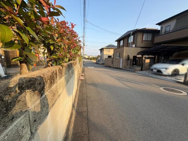 和歌山市直川中古戸建の前面道路含む現地写真