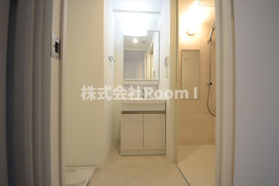 【洗面所】 | レジュールアッシュ谷町四丁目グランクラス | 脱衣スペースもあります