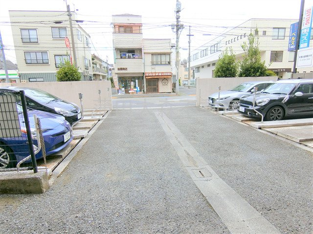 アビタート蒲田の駐車場