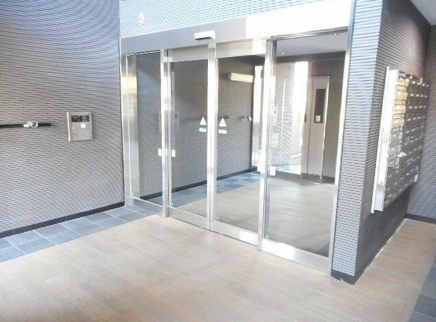 シャトーエクセランのエントランス