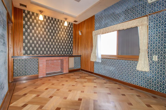 足利市大正町の中古一戸建の洋室|ご家族での団欒やご友人達との集まり等にもご活用可能ですね(^ ^)