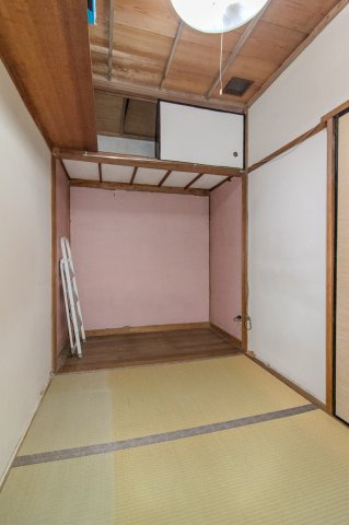 足利市大正町の中古一戸建の和室|季節物などの収納等、納戸としてもご活用いただけます(^^)