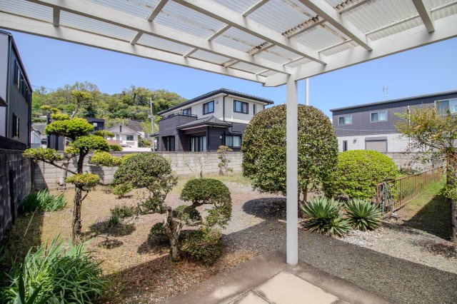 足利市大正町の中古一戸建の庭|広々開放的なお庭では、四季をより近くで感じられます(^ ^)