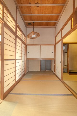 足利市大正町の中古一戸建の和室|居間や寝室にもなる汎用性の高さや天然の機能性を活かした快適さが魅力です(^^)