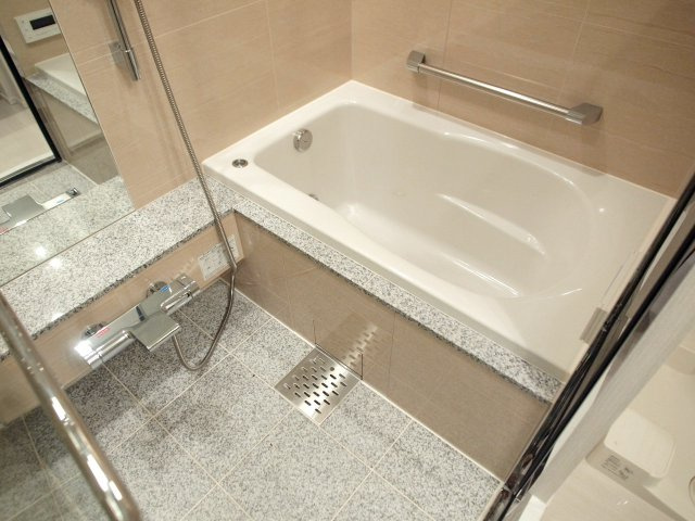 ガリレイ新町の浴室