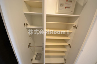 【玄関】 | レジュールアッシュ谷町四丁目グランクラス | 落ち着いた玄関です