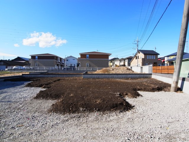 新築　北群馬郡吉岡町大久保第6　Livele Garden.S　2号棟の駐車場|現地写真　 駐車スペース広々！並列で2台+1台置けます♪					
