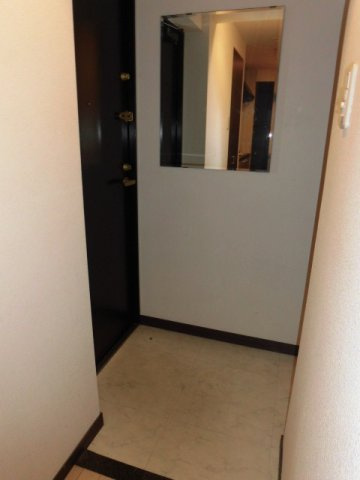 大阪市中央区松屋町の賃貸マンションの玄関