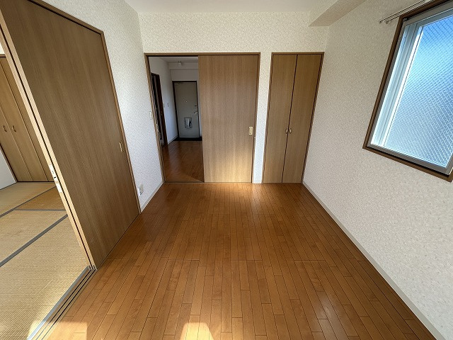 カーサベレッツァの洋室|広々とした洋室です