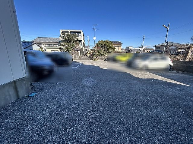 カーサベレッツァの駐車場|駐車場があるので、車を買う予定の方も安心です