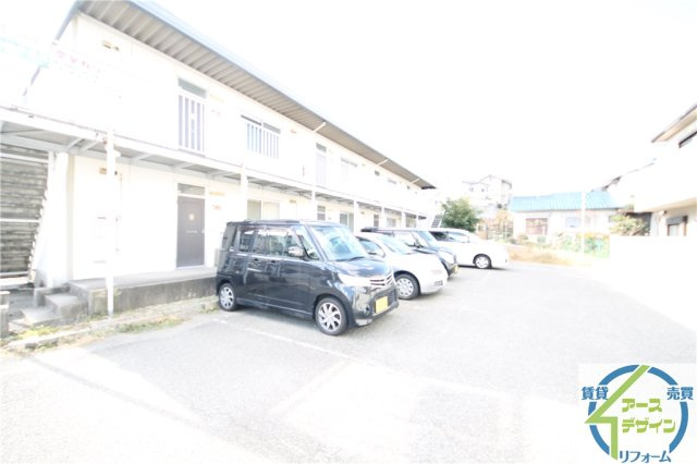 パークハイツ山手の駐車場