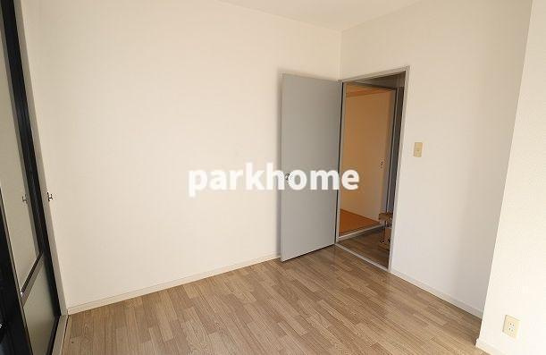 サンビレッジれんげ草 A棟の洋室|コンパクトで使いやすい洋室です