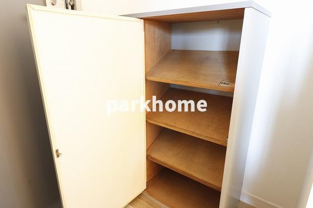 サンビレッジれんげ草 A棟の収納|ちょっとした収納スペースも充実しています