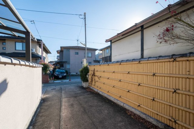 嵯峨釈迦堂門前南中院町の駐車場