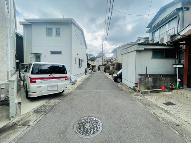太秦樋ノ内町の前面道路含む現地写真