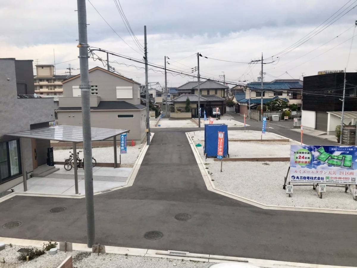 ルミエールタウン天美パート1の前面道路含む現地写真