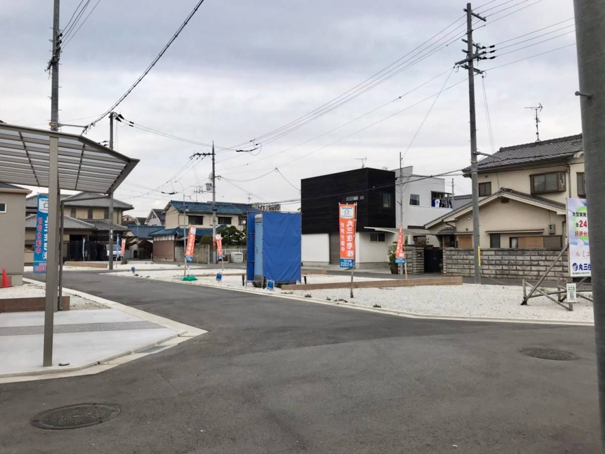 ルミエールタウン天美パート1の前面道路含む現地写真