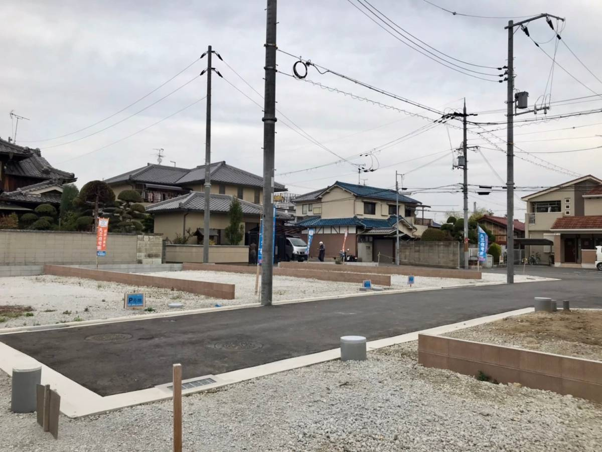 ルミエールタウン天美パート1の前面道路含む現地写真