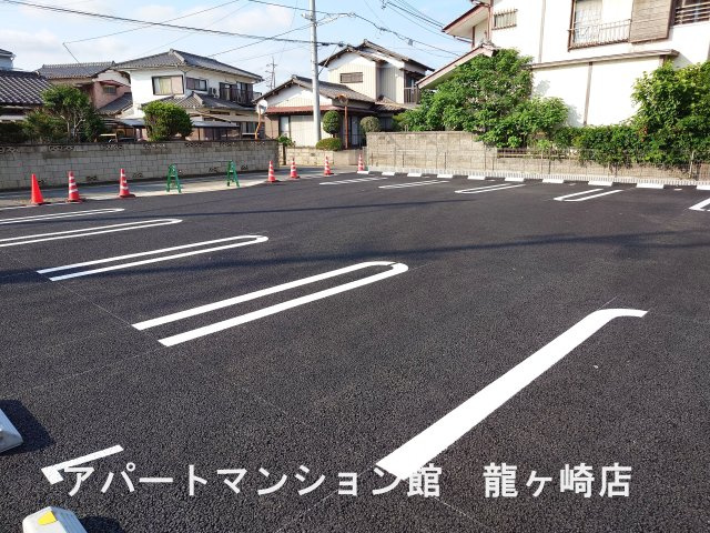 フラン　メゾン　オーブの駐車場